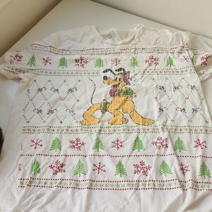Vintage Pluto Disney White and Green Christmas Short Sleeve Tee